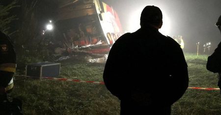 Z KRAJU: Tragiczny wypadek na Podkarpaciu. Dachowanie autokaru, nie żyją trzy osoby
