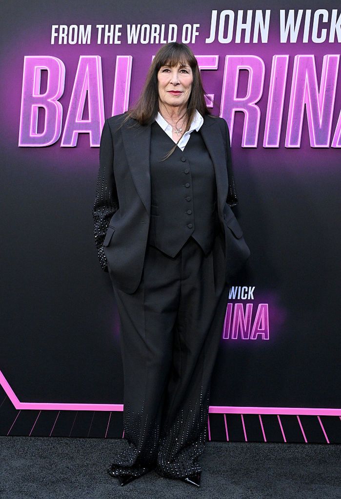 Anjelica Huston