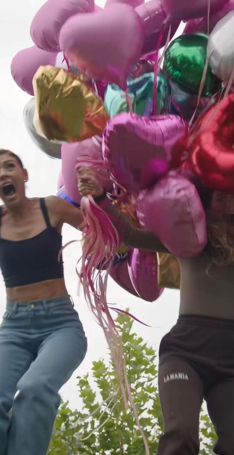 Klaudia Halejcio "skacze z dachu" w najnowszym skeczu