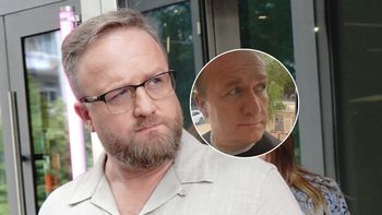 "Przyszedłem się opitolić na księdza". Bartek Kasprzykowski pokazał metamorfozę. Wszystko dla uwielbianej roli