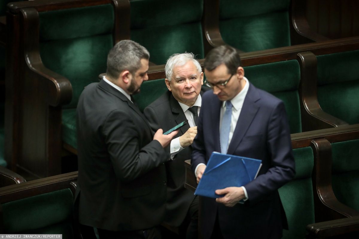 Na zdjęciu: Krzysztof Sobolewski, Jarosław Kaczyński i Matusz Morawiecki