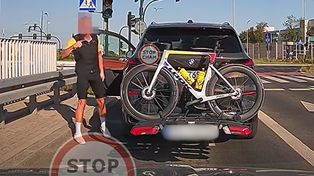 Tuż przed 16:00. Oto co zrobił kierowca BMW. Ujęcia z Krakowa