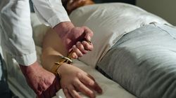 Koniec "wiązania" pacjentów? Wielu uważa, że to chybiony pomysł. Podają konkretne przykłady