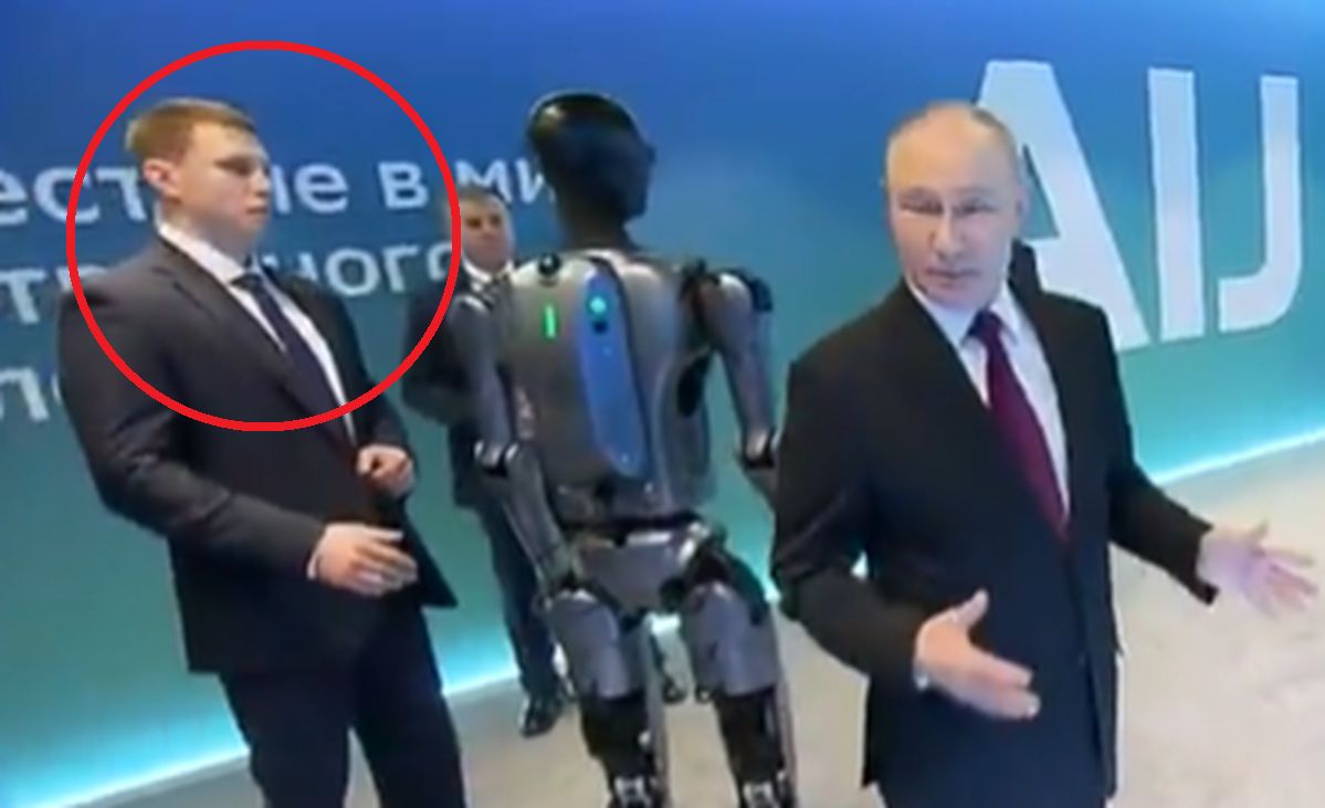 Putin zobaczył taniec robota. Spójrzcie na zachowanie ochroniarza