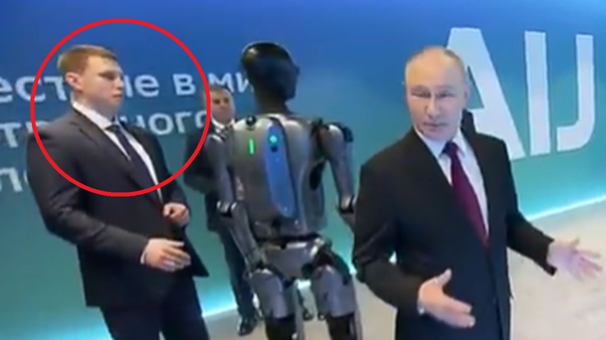 Nagranie z Putin i robotem.