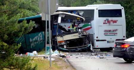 Dzielny policjant z Lwówka. Wypadek autobusu ze Świdnicy w Dźwirzynie
