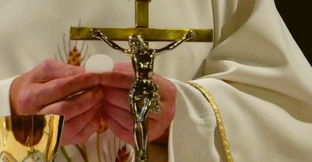 Ksiądz potrącił 16-latkę i odjechał. Jak spędzi święta? Już wiadomo