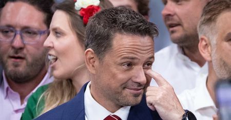 Znowu "cud" w liczeniu głosów. Narada w lokalnym sztabie PiS