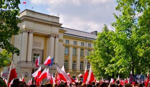 Demonstracja przed kancelarią premiera na znak solidarności z Afgańczykami