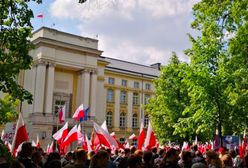 Demonstracja przed kancelarią premiera na znak solidarności z Afgańczykami