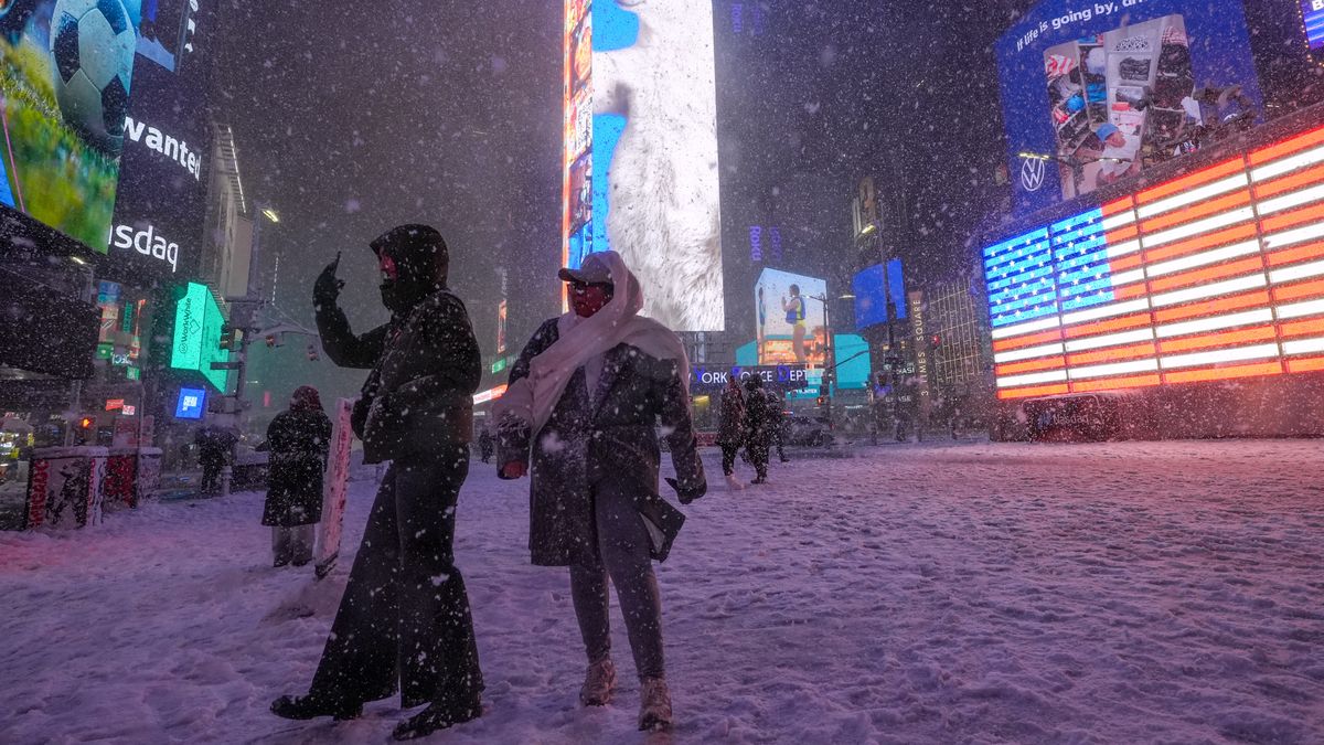 NEW YORK, USA - FEBRUARY 22: A view of snowstorm as snowfall exceeding 30 centimeters in some areas in New York, United States on February 22, 2026. (Photo by Selcuk Acar/Anadolu via Getty Images)