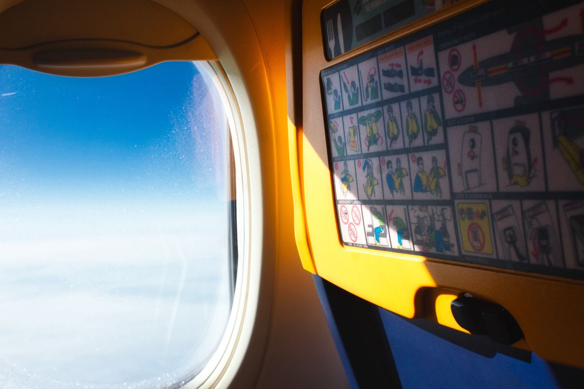 Miejsce przy oknie w samolocie Ryanair 