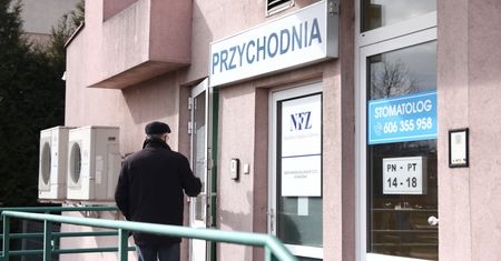 Koronawirus. Przychodnie POZ są tu otwarte. "Ciężko pracujemy"