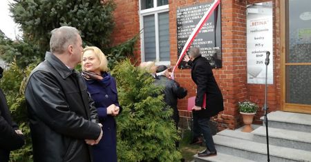 Odsłonięcie pamiątkowej tablicy