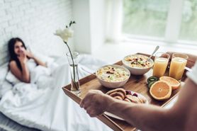 Jedzenie śniadania - co na to nauka i co jedzą szczupli ludzie