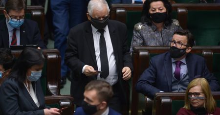 Jarosław Kaczyński zaszczepiony przeciw COVID-19. Prezes PiS przyjął pierwszą dawkę