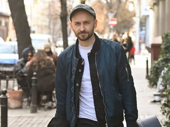 "Musiałem się napić do końca". Mówi głośno o uzależnieniu