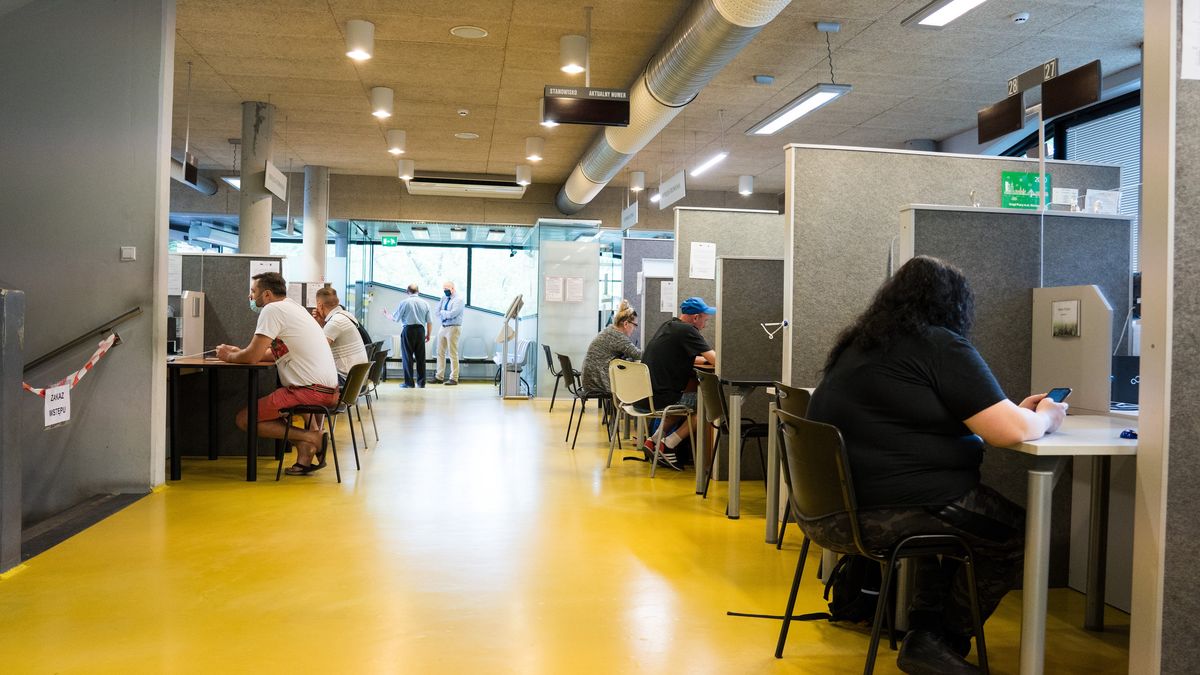 urząd praca urzędnik bezrobotni bezrobocie urząd pracy formularz