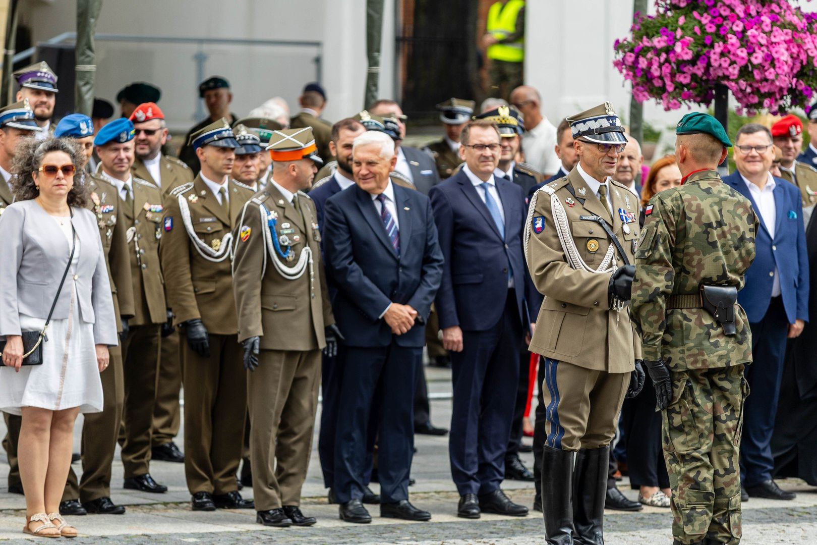 Uroczysty apel żołnierzy 12. Dywizji Zmechanizowanej ze Szczecina i 18 Pułku Rozpoznawczego z Białegostoku