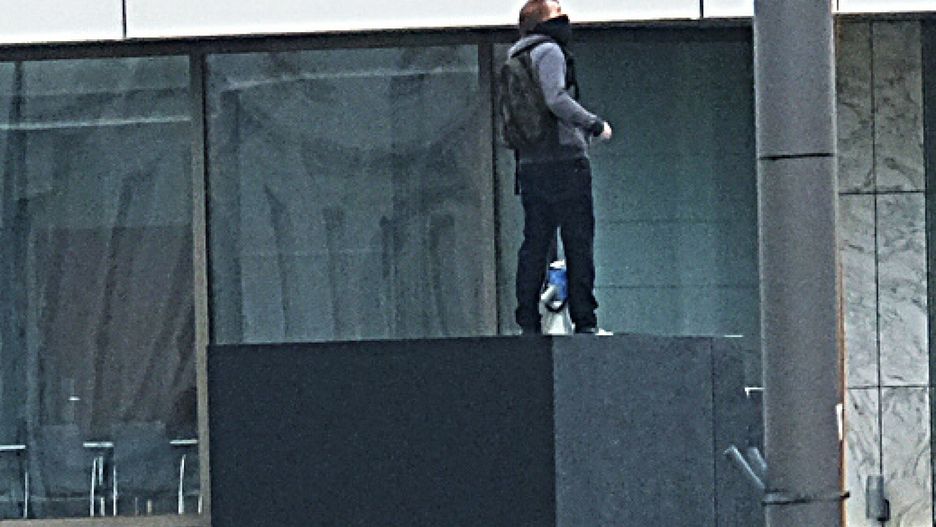 Incydent na pomniku smole?skim
14.10.2023 Warszawa Alarm bombowy przy pomniku ofiar katastrofy smolenskiej .
fot . Przemek Wierzchowski / REPORTER
Przemyslaw Wierzchowski/REPORTER