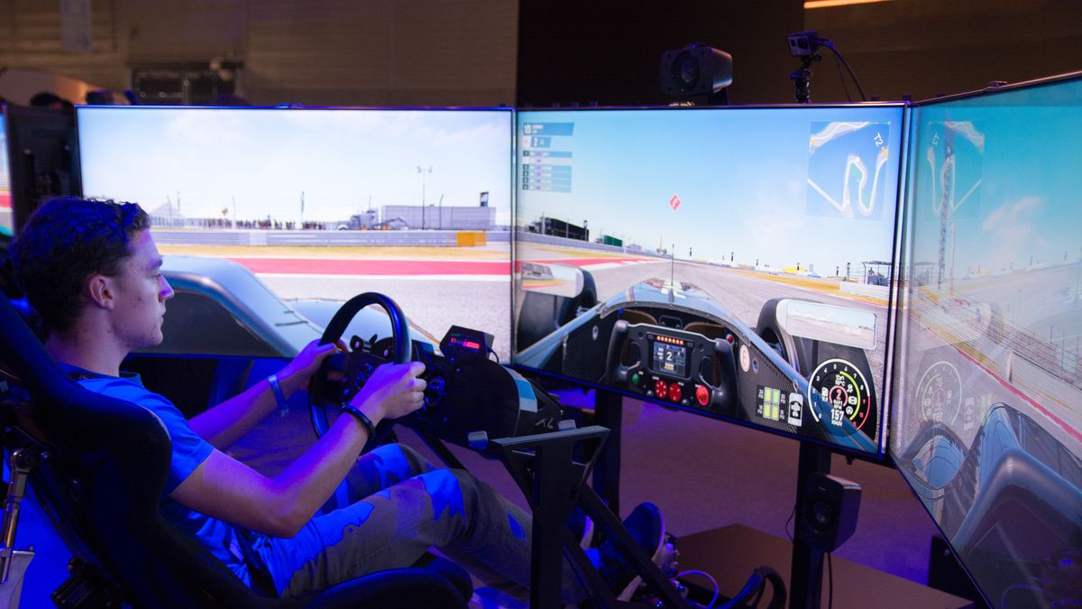 F1 do końca maja 2020 będzie przeprowadzać wirtualne Grand Prix, fot. rkl_foto/Shutterstock