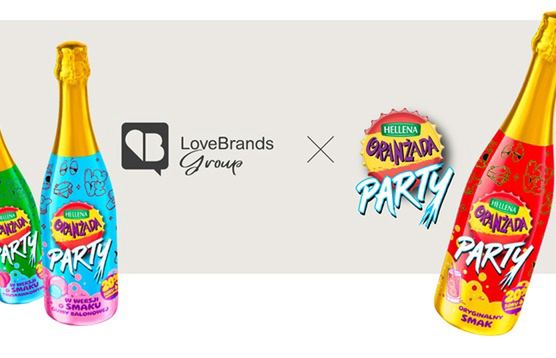 Hellena reklamuje Oranżadę Party