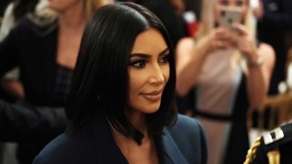 Nude Sukienka w stylu Kim Kardashian będzie hitem tej wiosny 