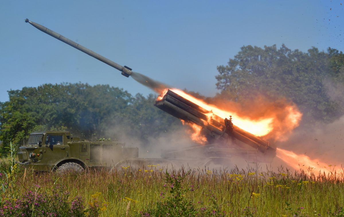 Rosjanie próbują ostrzeliwać tereny ukraińskie. Kijów odpowiada precyzyjnymi atakami.