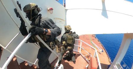 Francja kontra flota cieni. Przechwycili tankowiec Deliver