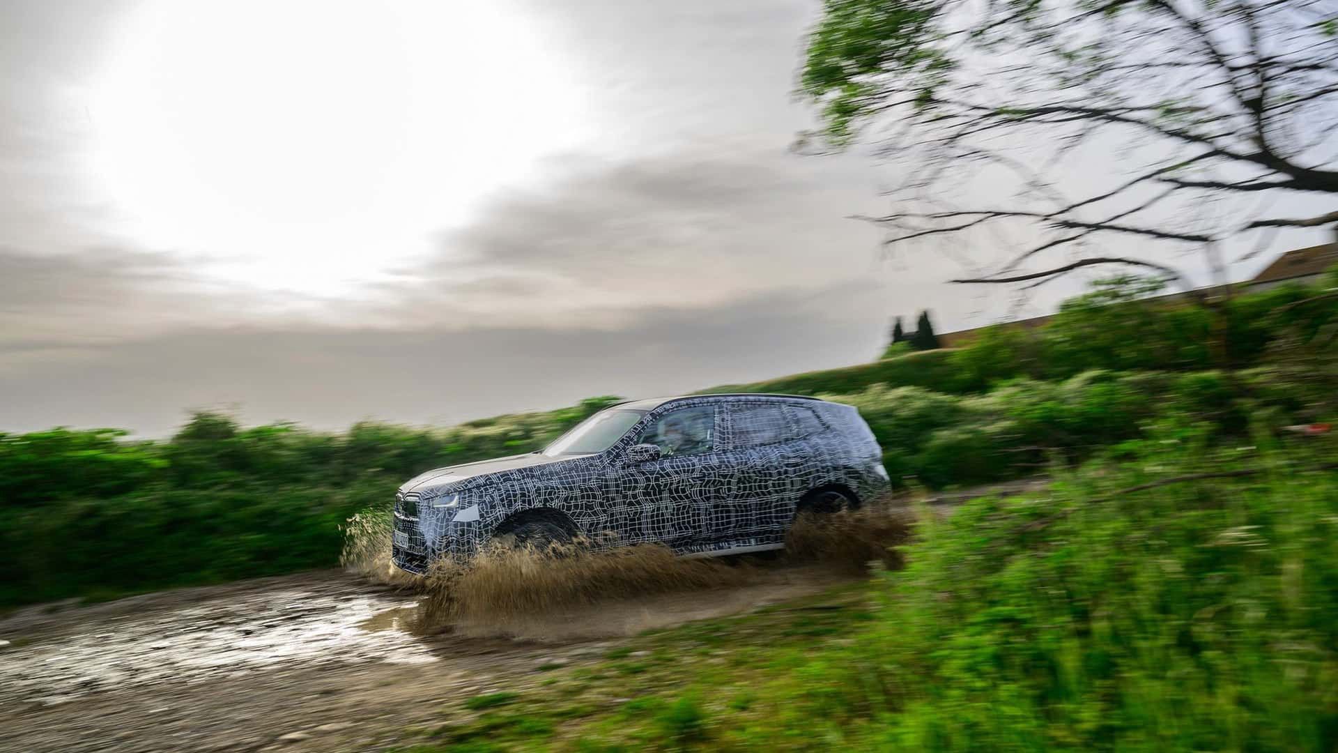 Nowe BMW X1 w kamuflażu