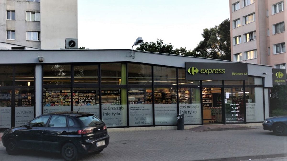 Carrefour Express przy ulicy Bytnara "Rudego" w Warszawie 
