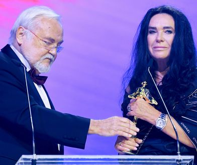 Ewa Krawczyk zaniosła statuetkę na grób. Dziś już jej tam nie ma