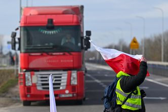 Ostra reakcja wicepremiera Ukrainy. "Protestujący i policja zatrzymują autobusy"