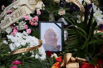 Kraków: Ostatnie pożegnanie Janusza Seweryna. Pogrzeb wybitnego koszykarza Wisły Kraków odbył się na cmentarzu w Prokocimiu