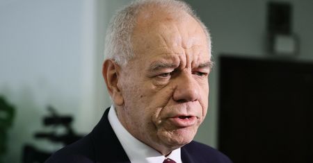 Sasin zepsuł rozmowy w PiS? Jest komentarz polityka