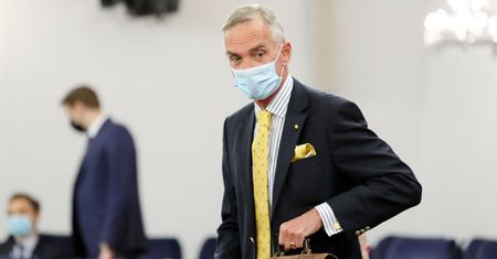 Podróże senatorów. 80 razy dookoła świata