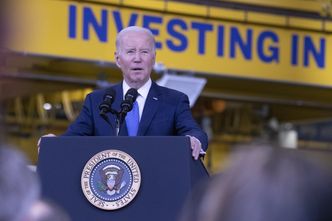 Rating kredytowy USA obniżony. "Imperia upadają powoli"