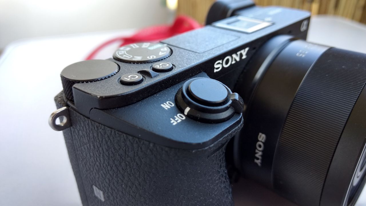 Przemyślenia nad kupnem bezlusterkowca Sony a6500. Czy nowszy model ma czym zaskoczyć?