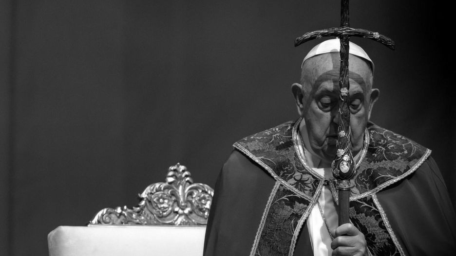 Papież Franciszek podczas uroczystości liturgicznej w Watykanie