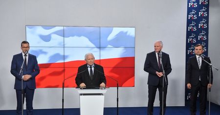 Skłócona prawica zjednoczyła się. "Nowy rząd będzie miał skondensowaną strukturę"