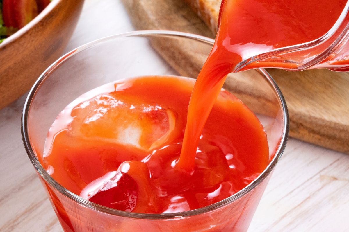 Stay hydrated in heatwaves: Why tomato juice is your best bet