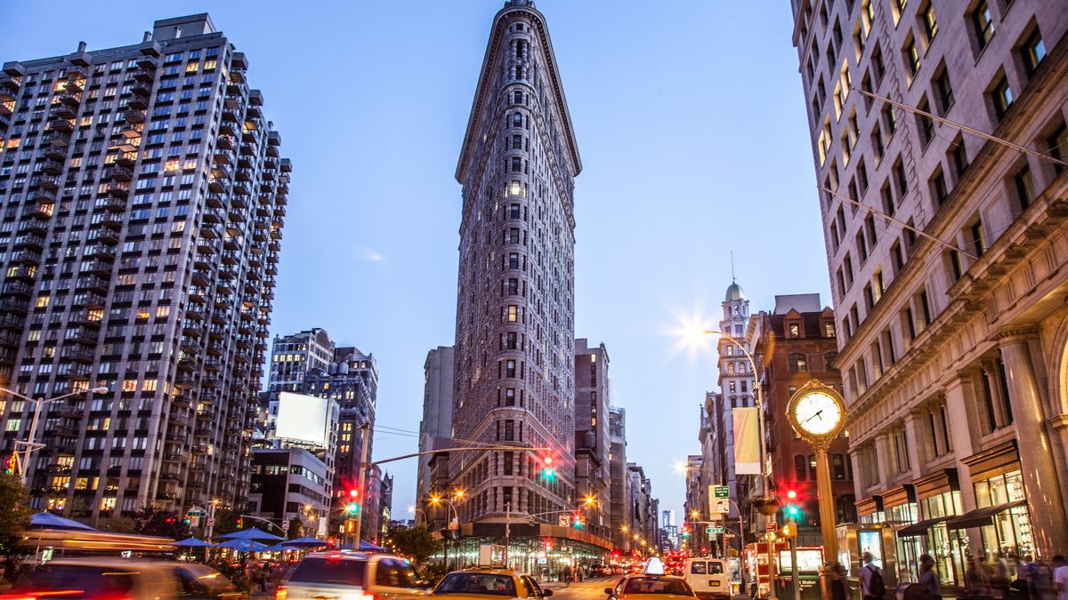 Budynek Flatiron (w środku). Aluprof pomoże przy jego renowacji