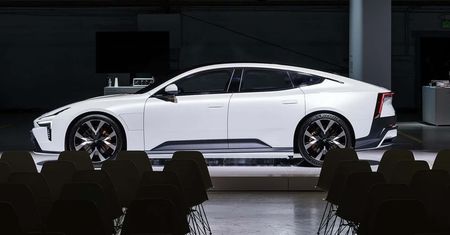 Polestar 5 w końcu bez kamuflażu. Rzuci wyzwanie tesli i porsche
