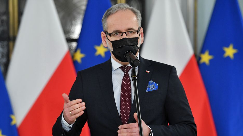 Minister zdrowia Adam Niedzielski podczas wypowiedzi dla mediów po posiedzeniu Rządowego Zespołu Zarządzania Kryzysowego w Sejmie