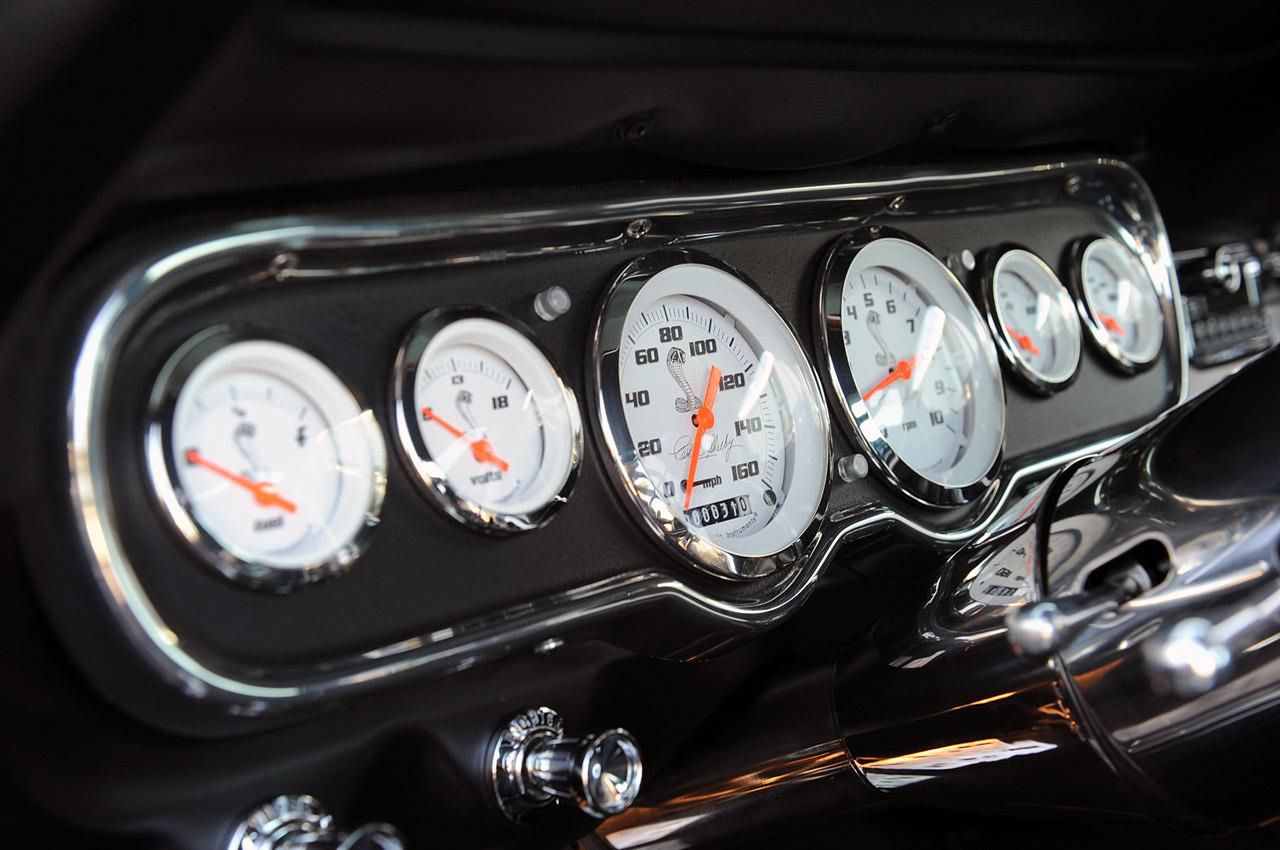 Classic Recreations 1966 Shelby GT350CR na efektownych zdjęciach [galeria] 39
