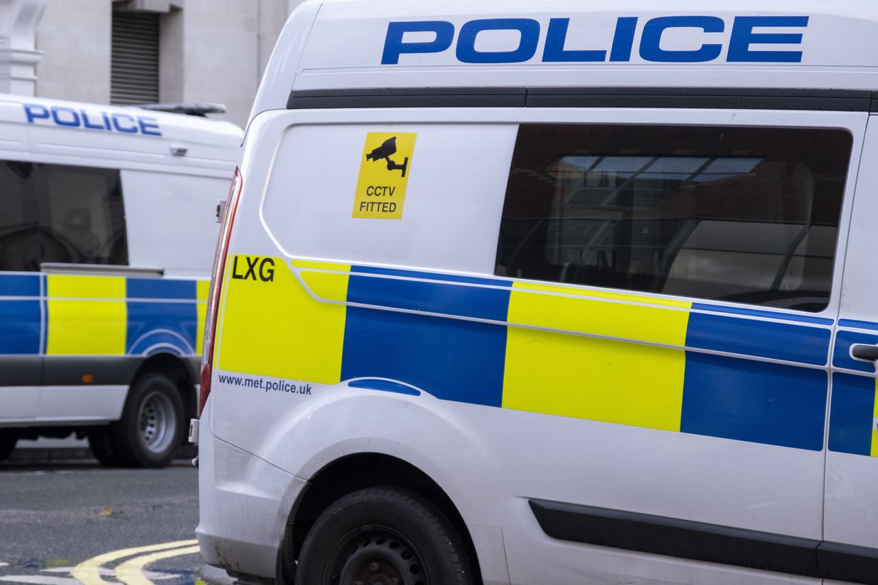 Służby na lotnisku w Londynie. Ludzie byli opatrywani