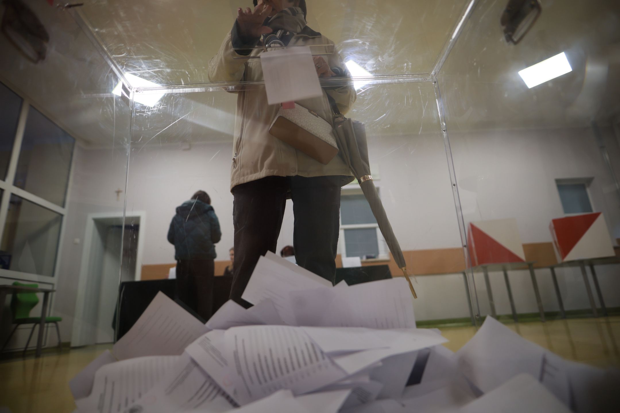 Nie pomogły kampanie. Tylu Polaków poszło do urn do południa