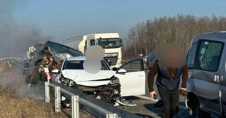 Poważny wypadek na S17. Auta stanęły w ogniu
