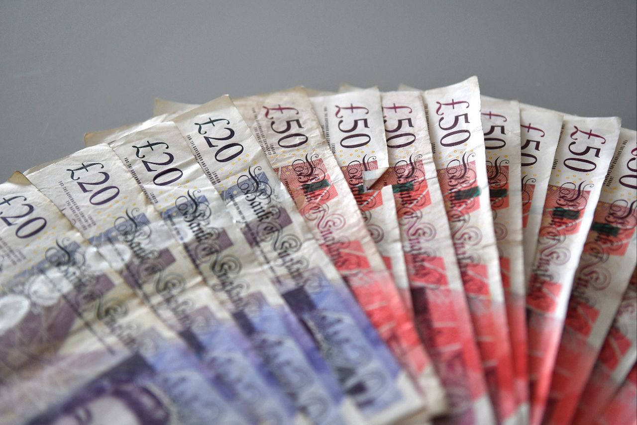 Polacy dostają emerytury na Wyspach. Oto ile wynoszą