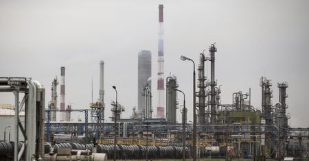 Czechy korzystają z luk w sankcjach. Wydały 7 mld euro na rosyjską ropę